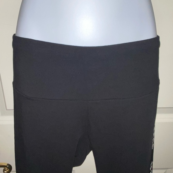 Women’s athletic Guess racer stripe leggings. NWT - Picture 3 of 10